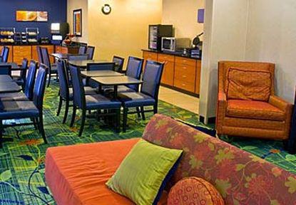 Fairfield Inn & Suites Grand Rapids Restoran foto
