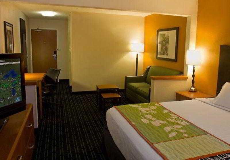 Fairfield Inn & Suites Grand Rapids Ruang foto